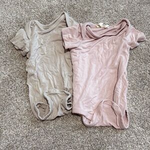 Kyte Baby Newborn Onesies (2) - Oat & Blush - EUC